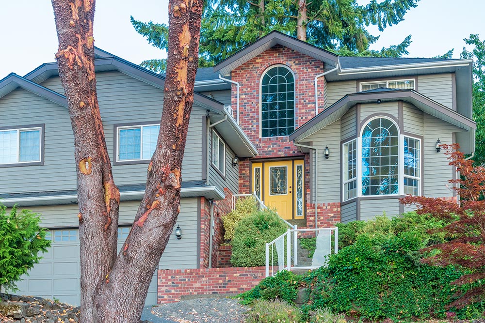 Why Hiring Professional Painters Saves Wichita Homeowners Money